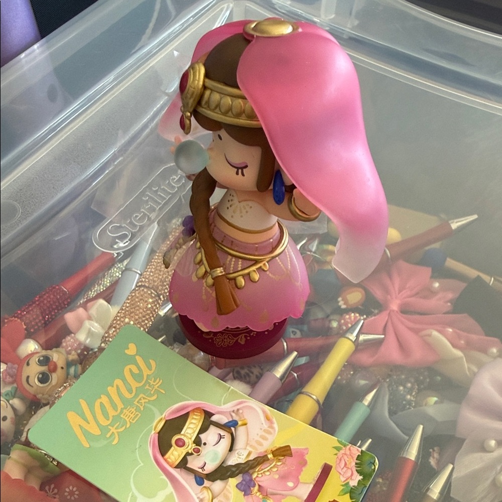 Pink and Gold Dancing Doll - Picture 5 of 7